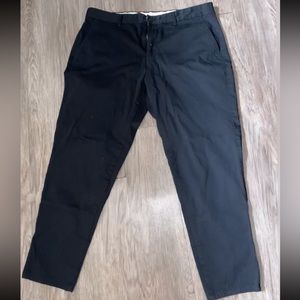 Zara’s black dress pans size 36